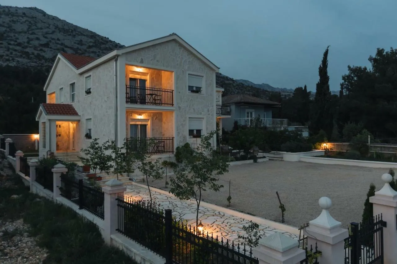 Hedon-Stone Apartment Starigrad Paklenica