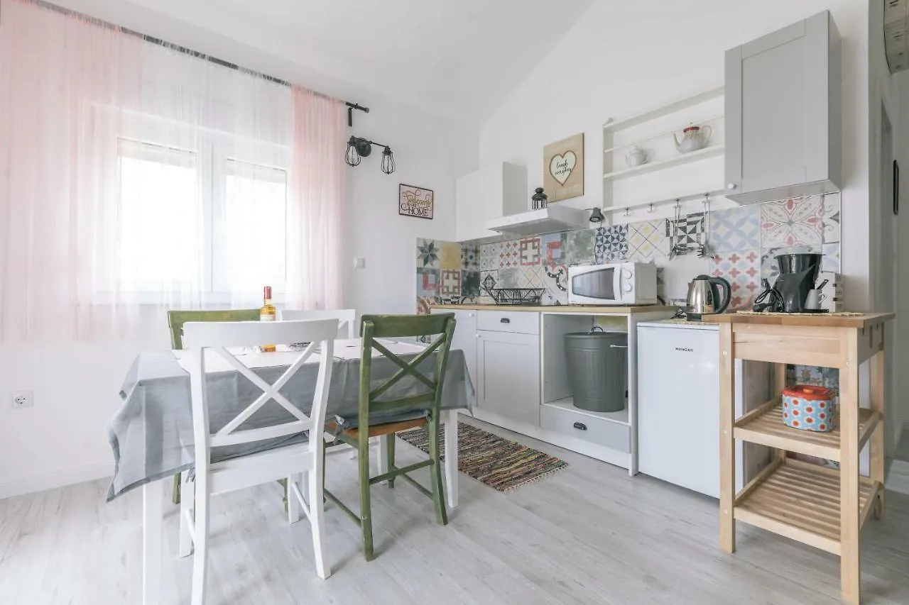 Hedon-Stone Apartment Starigrad Paklenica
